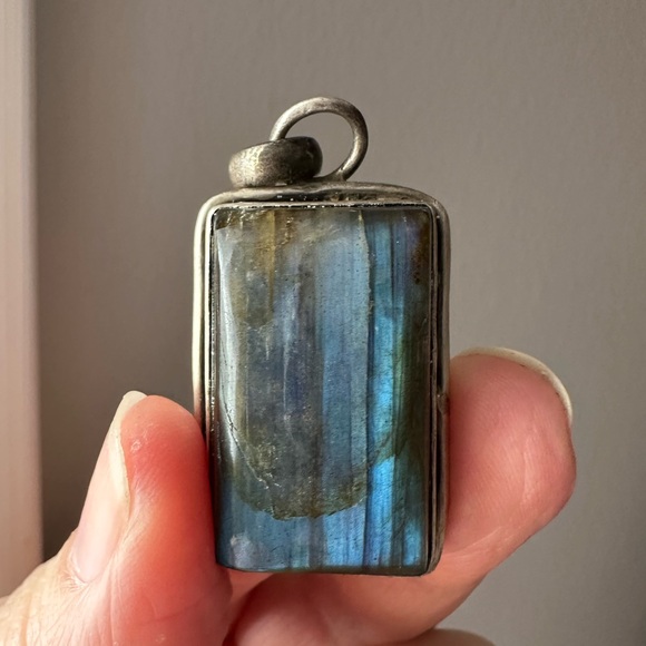 Beautiful Labradorite pendant - Picture 8 of 10